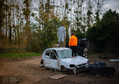 Frères sur voiture